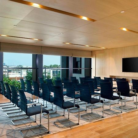 La Ville Hotel & Suites City Walk Dubai, Autograph Collection Eksteriør billede Meeting room at the Westin Mumbai International Airport