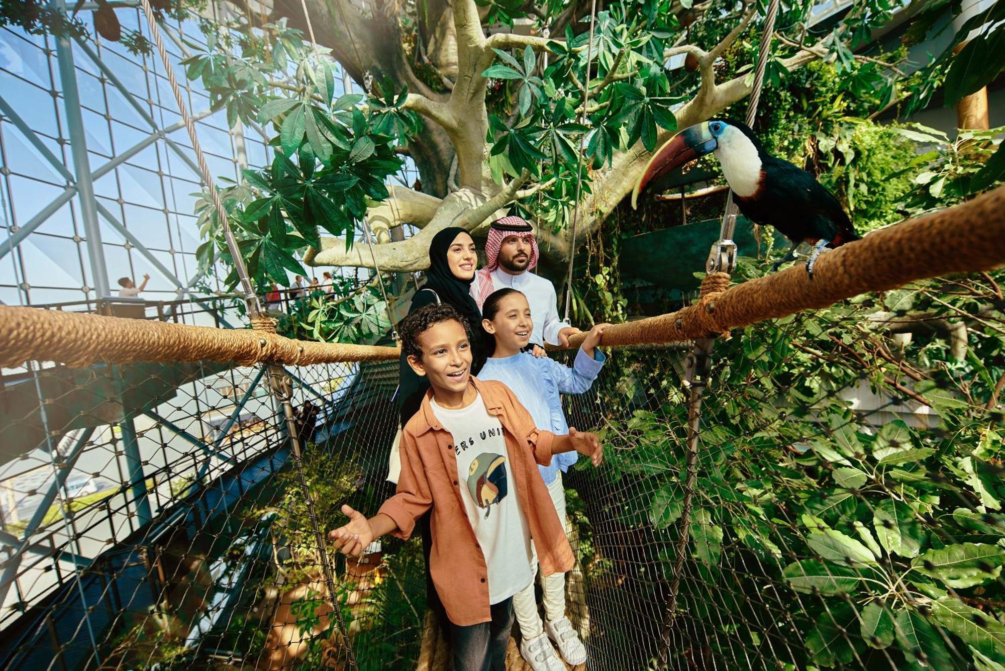 La Ville Hotel & Suites City Walk Dubai, Autograph Collection Eksteriør billede Family at Al-Shaqra National Park