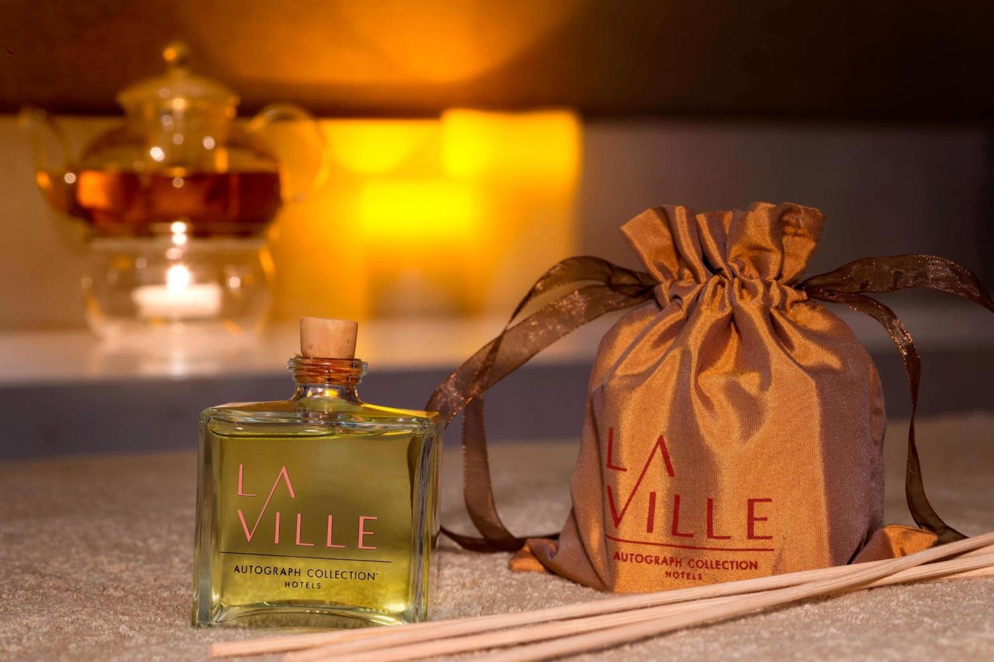 La Ville Hotel & Suites City Walk Dubai, Autograph Collection Eksteriør billede A reed diffuser