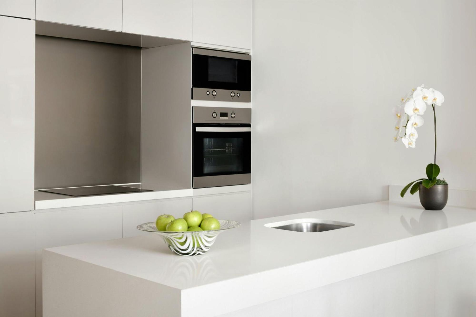 La Ville Hotel & Suites City Walk Dubai, Autograph Collection Eksteriør billede A modern kitchen