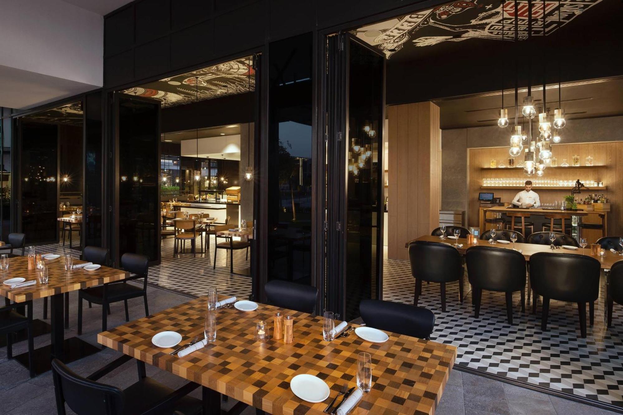 La Ville Hotel & Suites City Walk Dubai, Autograph Collection Eksteriør billede The interior of the restaurant